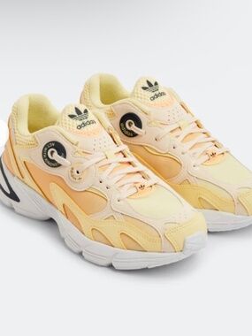 Adidas ASTIR W originals sneakers running shoes yellow gold W9 NWB